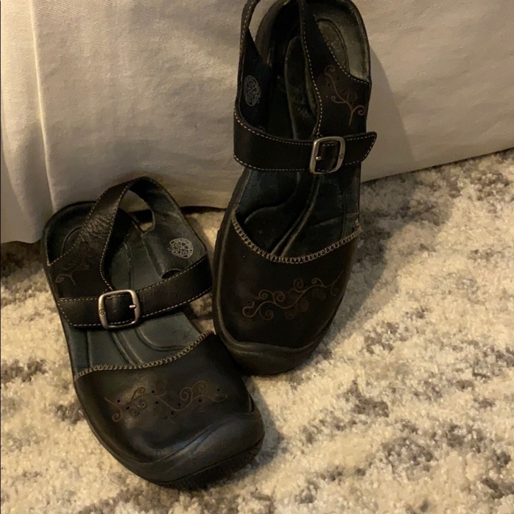 Keen dress sandals